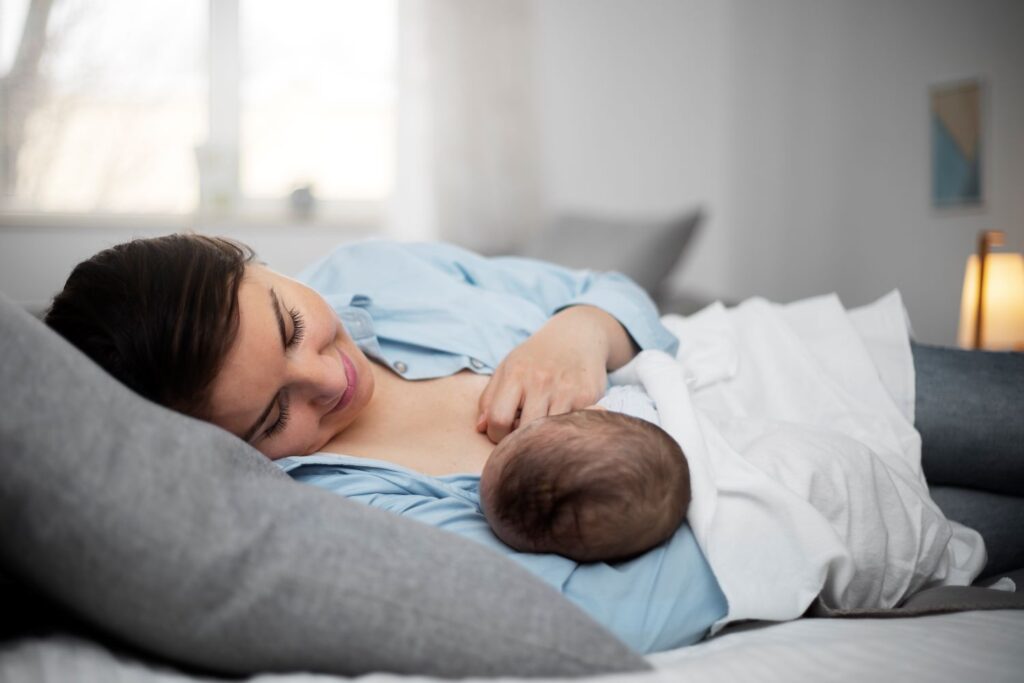 IMPORTANCE OF MOTHER MILK FOR A NEW BORN